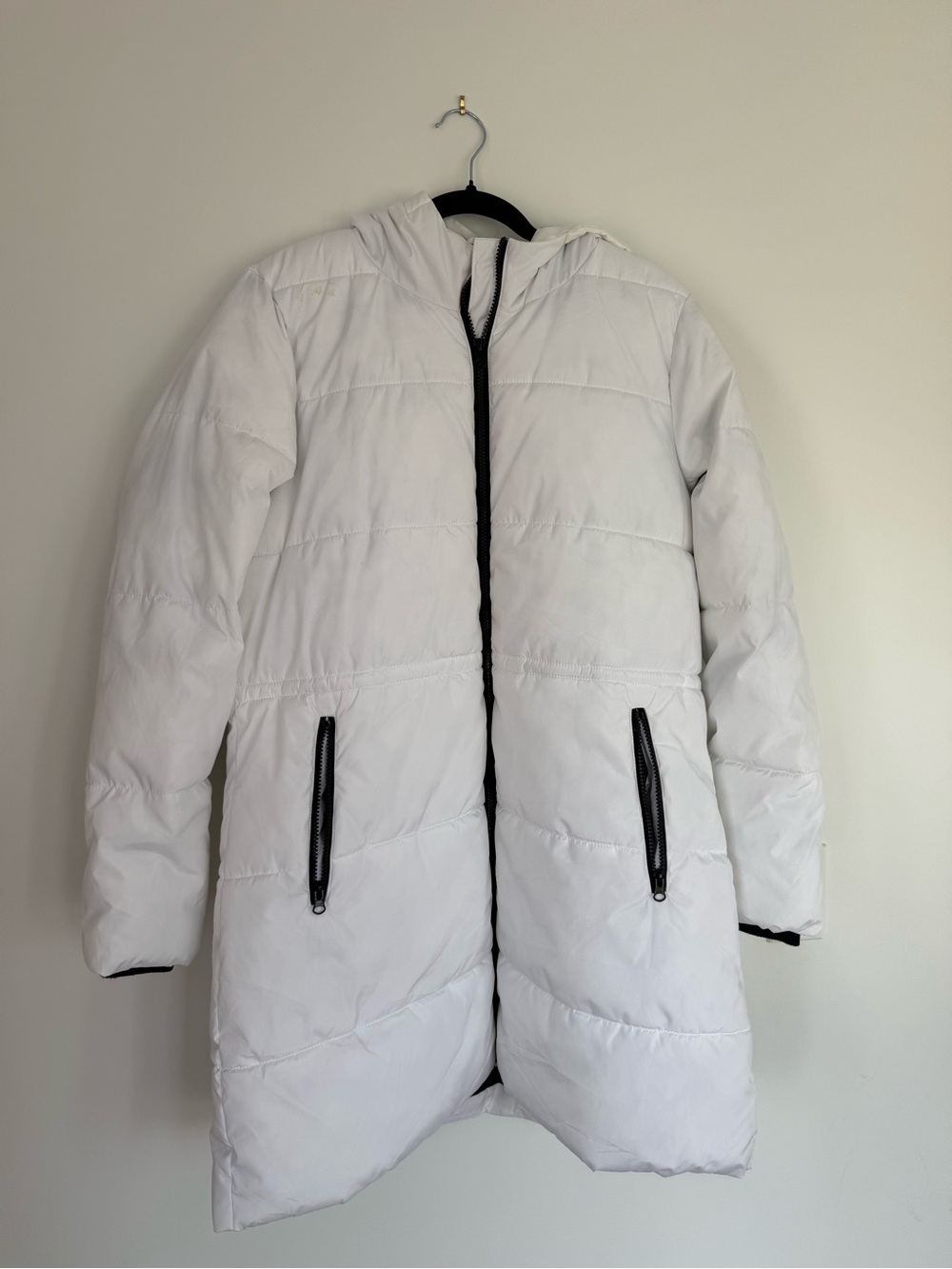 Women’s White Hooded Puffer Coat